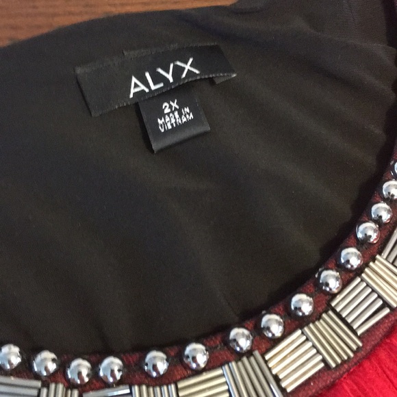 Blouse - Picture 2 of 3